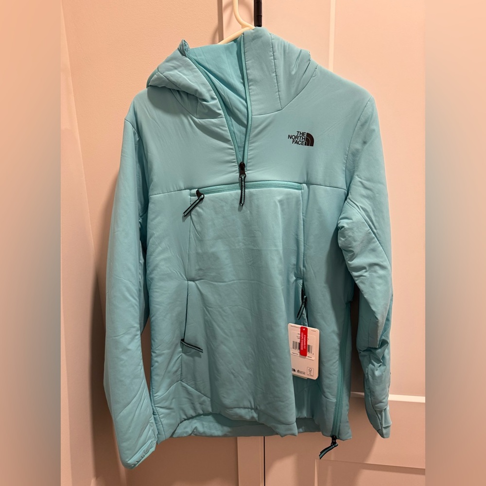 Women’s North Face Vinny Ventrix Pullover in a Size Medium